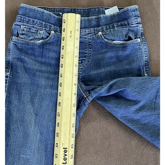 Pull On Levi’s Sz 4 Cotton Spandex 5 Pocket Skinny 5” Leg Bottom Jeans - Picture 9 of 11